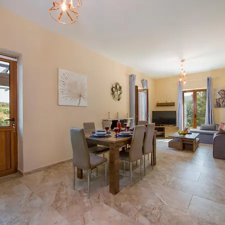 Erato Klio Villa *